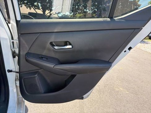 Used 2021 Nissan Sentra SV FWD image 12