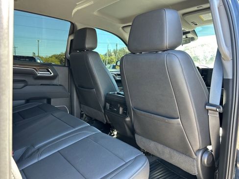 Used 2022 Chevrolet Silverado 1500 LT Trail Boss w/ Convenience Package II image 47