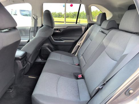 Used 2025 Toyota RAV4 XLE AWD/4WD image 34