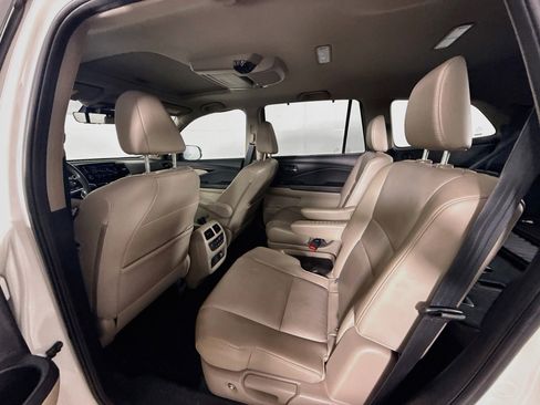 Used 2019 Honda Pilot Touring image 30
