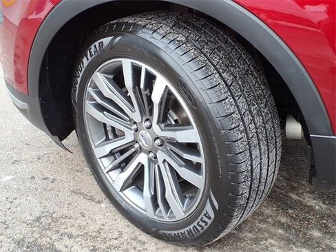 Used 2018 Ford Explorer Platinum image 4