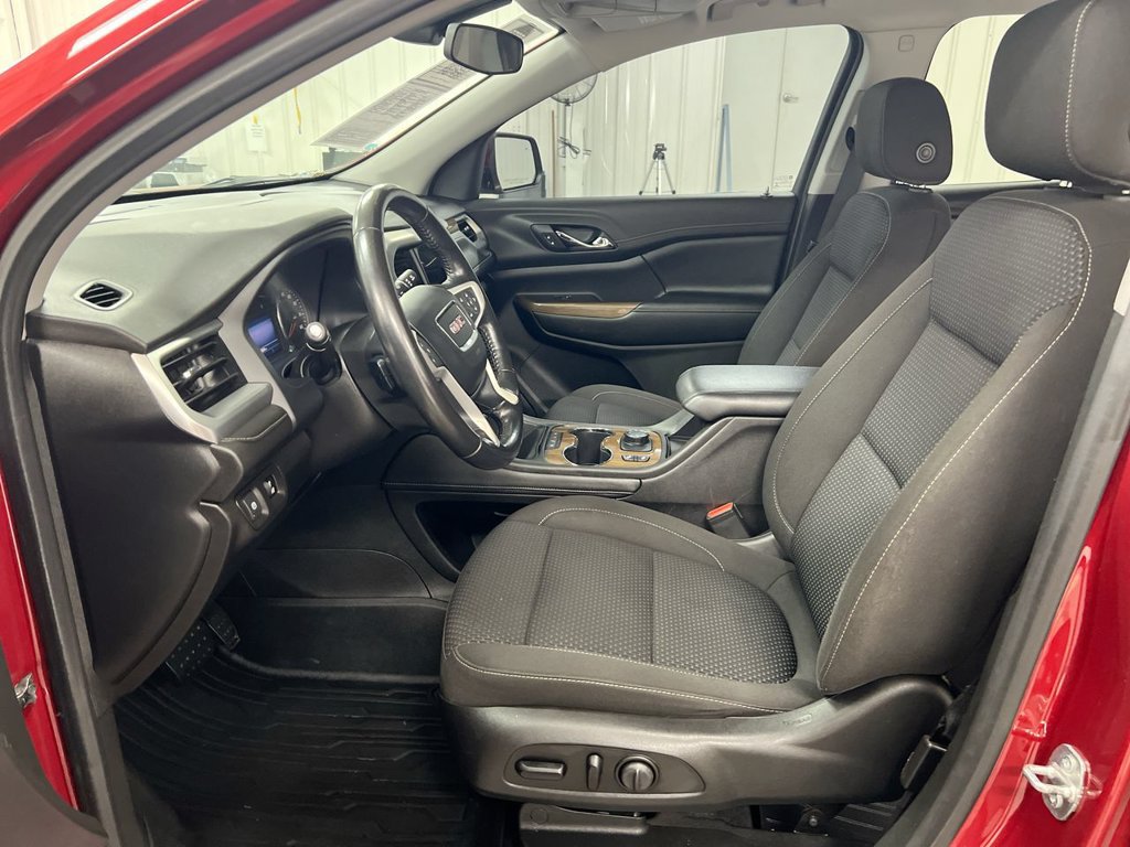 Used 2020 GMC Acadia SLE w/ Driver Convenience Package AWD/4WD image 19