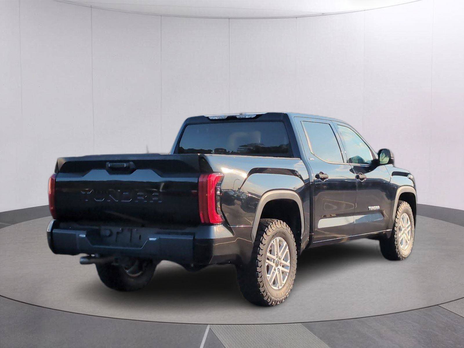 Used 2022 Toyota Tundra SR5 AWD/4WD image 6