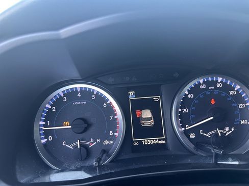 Used 2017 Toyota Highlander LE image 15