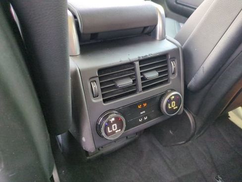 Used 2022 Land Rover Discovery S AWD/4WD image 13