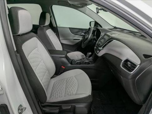 Used 2020 Chevrolet Equinox LS w/ LS Convenience Package FWD image 23
