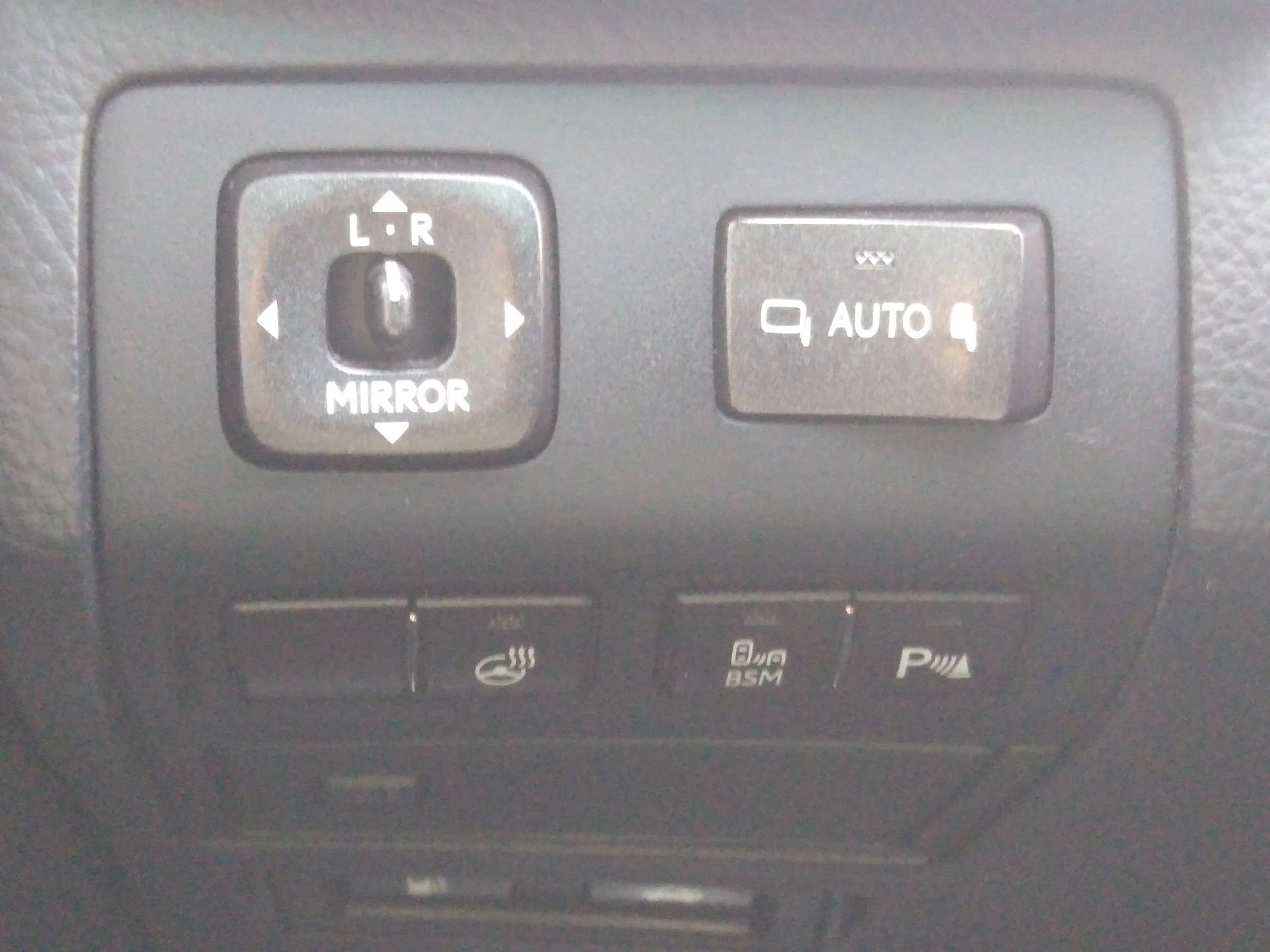 Used 2014 Lexus LS 460 AWD w/ Comfort Package image 18