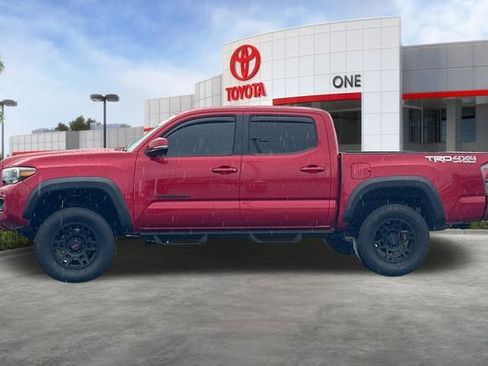 Certified 2020 Toyota Tacoma TRD Off-Road w/ Technology Package AWD/4WD image 9