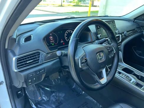 Used 2019 Honda Accord Touring image 25