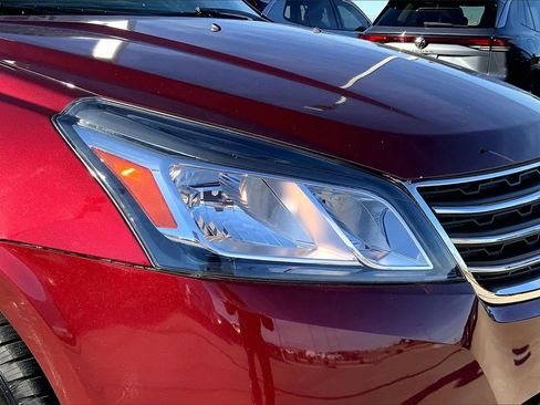 Used 2017 Chevrolet Traverse LT image 28
