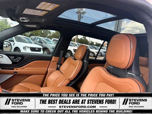 Used 2024 Lincoln Aviator Black Label w/ Jet Package AWD/4WD image 17