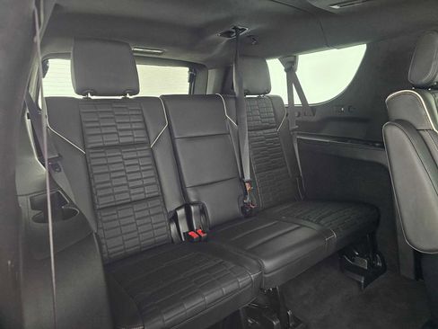 Used 2024 Cadillac Escalade ESV Premium Luxury Platinum AWD/4WD image 13