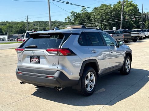 Used 2019 Toyota RAV4 XLE w/ Convenience Package AWD/4WD image 16