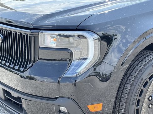 Used 2025 Ford Maverick Lobo image 6