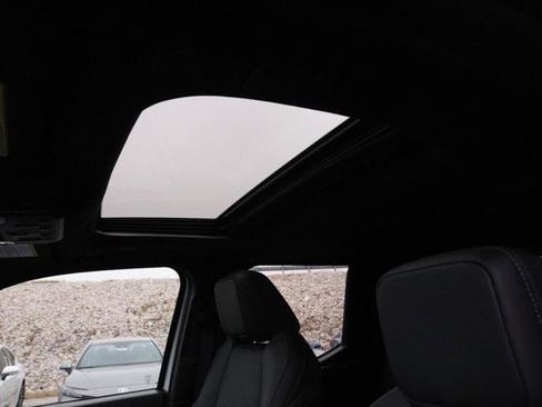 Certified 2024 Toyota Tacoma TRD Off-Road image 8