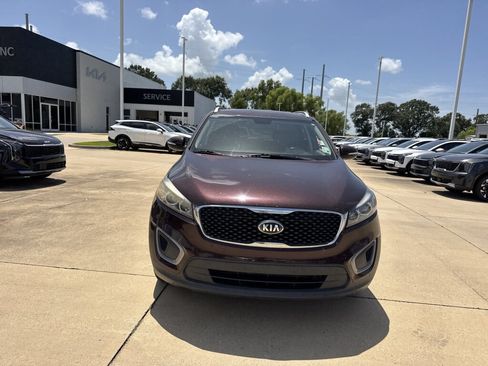 Used 2016 Kia Sorento FWD w/ LX Convenience Package image 4