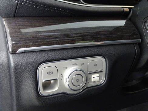 Used 2020 Mercedes-Benz GLS 450 4MATIC image 22