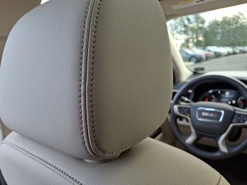 Used 2021 GMC Acadia Denali w/ Denali Ultimate Package image 13