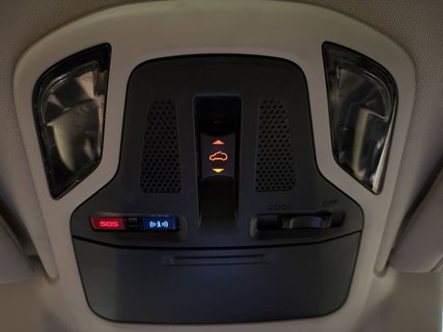 Used 2021 Subaru Outback Limited image 23