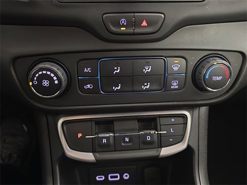 Used 2023 GMC Terrain SLE image 15