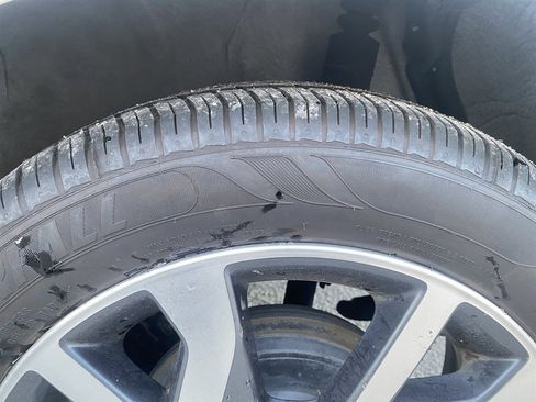 Used 2015 Nissan Versa Note SR image 22