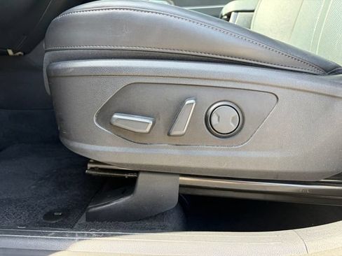 Certified 2022 Kia Sorento EX w/ Panoramic Sunroof Package FWD image 6