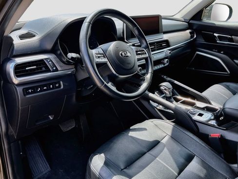 Used 2022 Kia Telluride EX FWD image 9