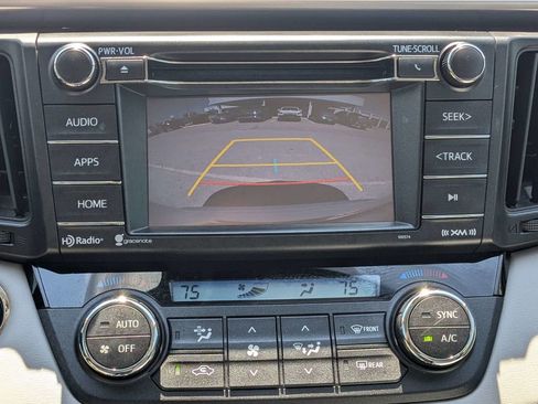 Used 2018 Toyota RAV4 XLE AWD/4WD image 28
