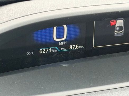 Used 2021 Toyota Prius Prime Limited image 10