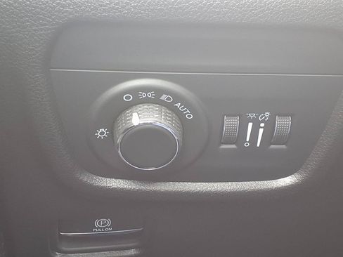 Used 2025 Jeep Grand Cherokee Altitude AWD/4WD image 20