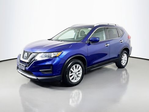 Used 2018 Nissan Rogue SV image 4