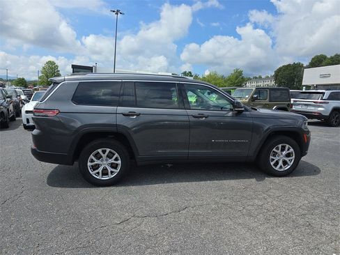 Used 2022 Jeep Grand Cherokee L Limited image 2