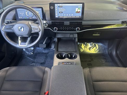 Used 2024 Honda Prologue EX image 16