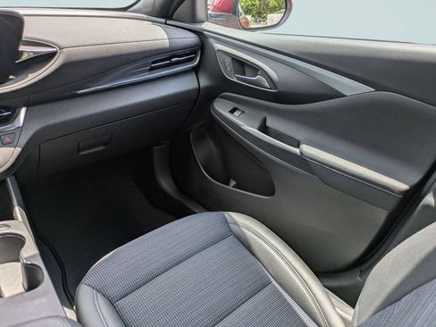 Used 2025 Buick Envista Preferred FWD image 18