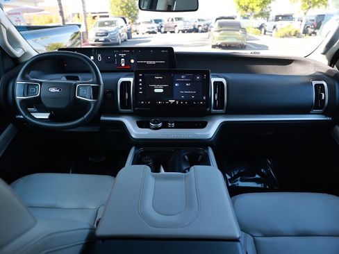 Used 2025 Ford Expedition Max Active AWD/4WD image 25