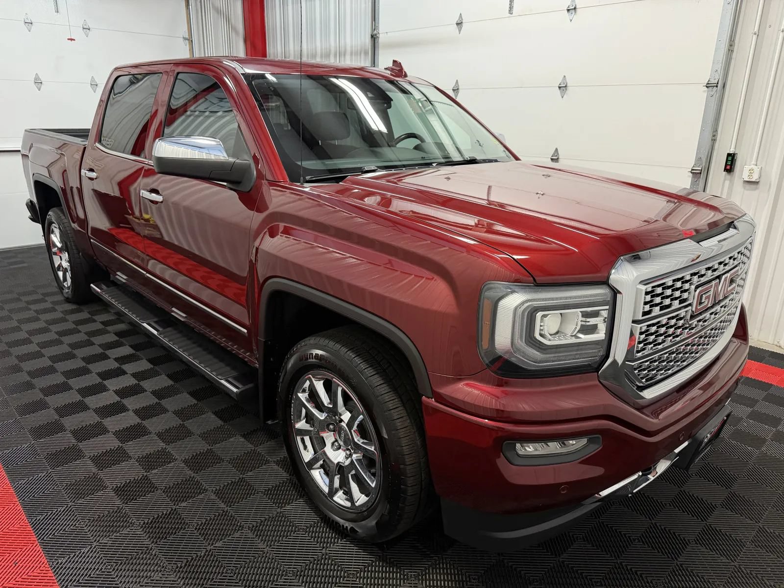 Used 2017 GMC Sierra 1500 Denali AWD/4WD image 4
