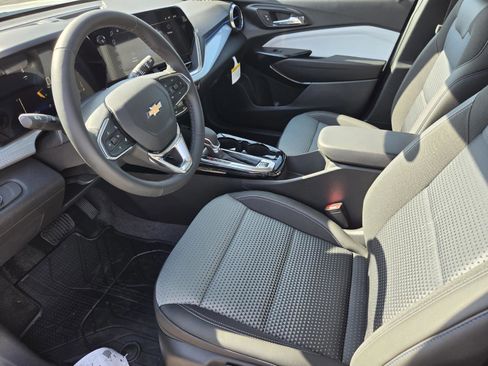 New 2026 Chevrolet Trax LT w/ Driver Confidence Package FWD image 13