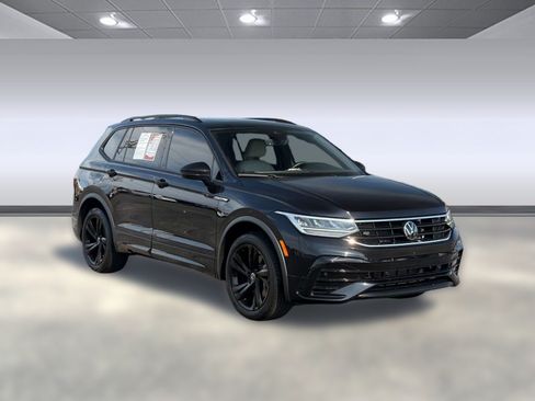 Used 2024 Volkswagen Tiguan SE R-Line FWD image 11