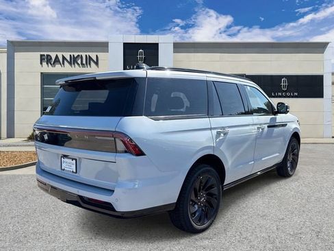 New 2026 Lincoln Navigator Reserve AWD/4WD image 7