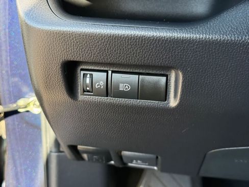 Used 2025 Toyota RAV4 XLE FWD image 16