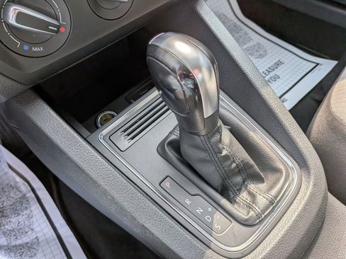 Used 2017 Volkswagen Jetta S image 44