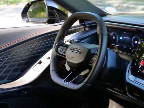 Used 2025 Dodge Charger Daytona R/T w/ Quick Order Package 25M R/T image 40