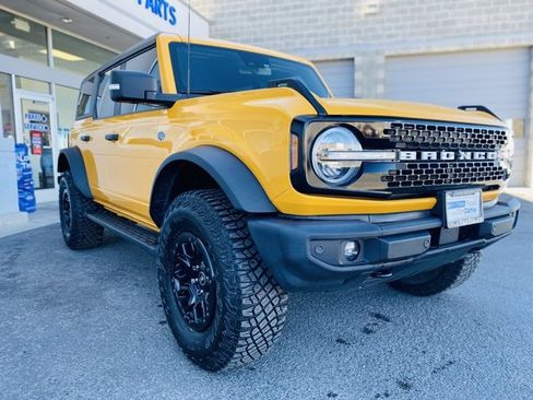 Used 2022 Ford Bronco Wildtrak image 3