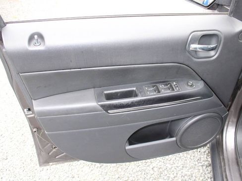Used 2015 Jeep Patriot Limited AWD/4WD image 17