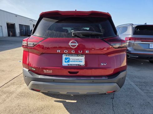 Used 2023 Nissan Rogue SV FWD image 4