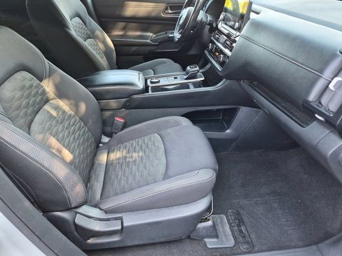 Used 2023 Nissan Pathfinder SV w/ SV Premium Package AWD/4WD image 29