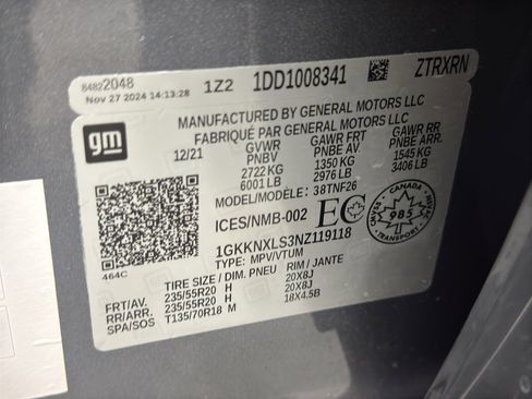 Used 2022 GMC Acadia Denali w/ GMC Pro Grade Package AWD/4WD image 43
