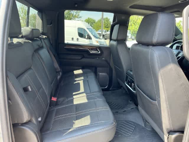 Used 2024 Chevrolet Silverado 2500 High Country w/ High Country Premium Package AWD/4WD image 18