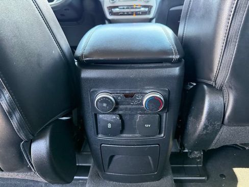 Used 2022 Ford Explorer XLT w/ Equipment Group 202A AWD/4WD image 28