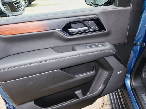 New 2026 GMC Yukon XL Denali w/ Denali Reserve Package image 12